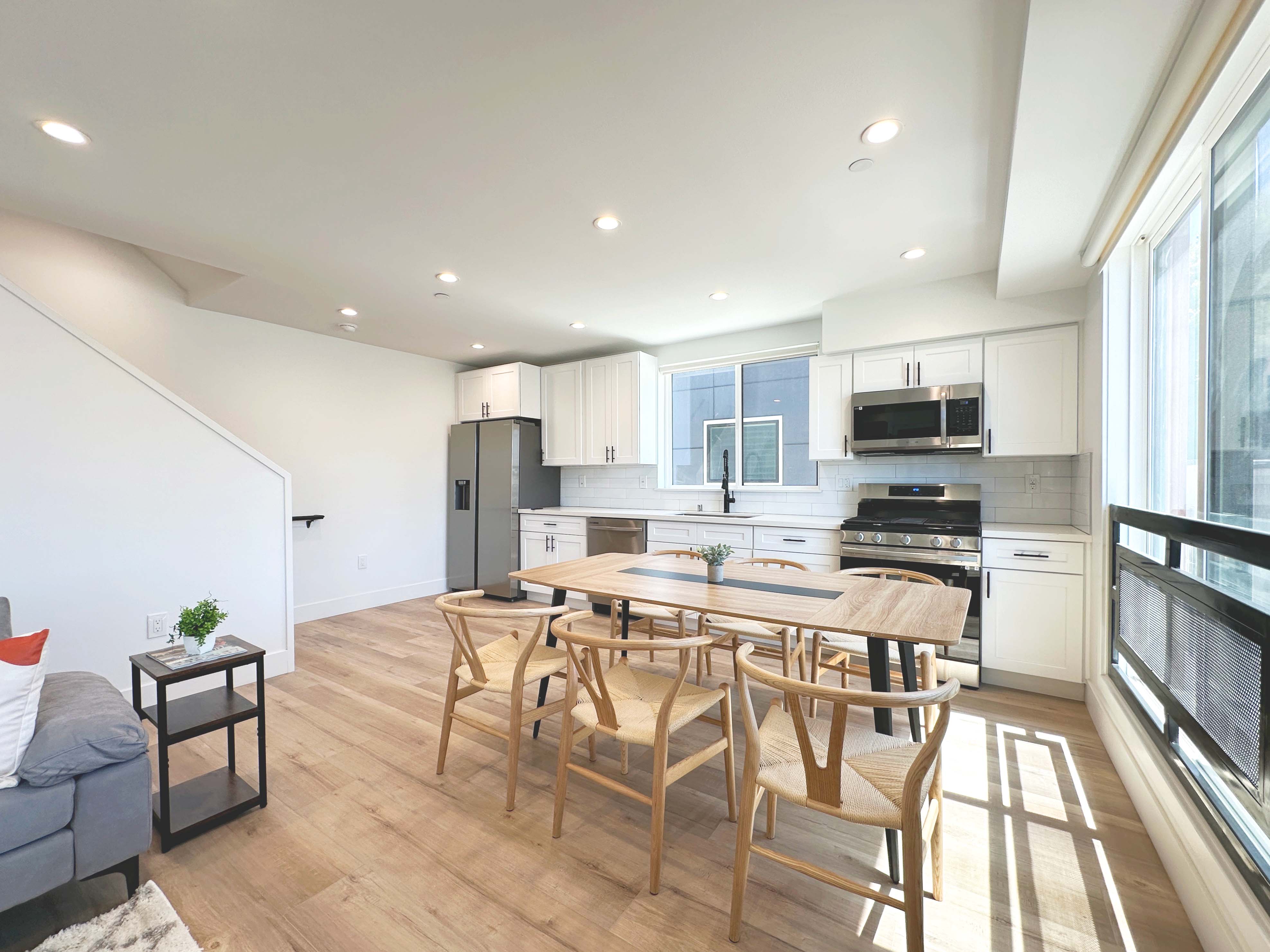 2909 Kenwood Avenue – photo 4