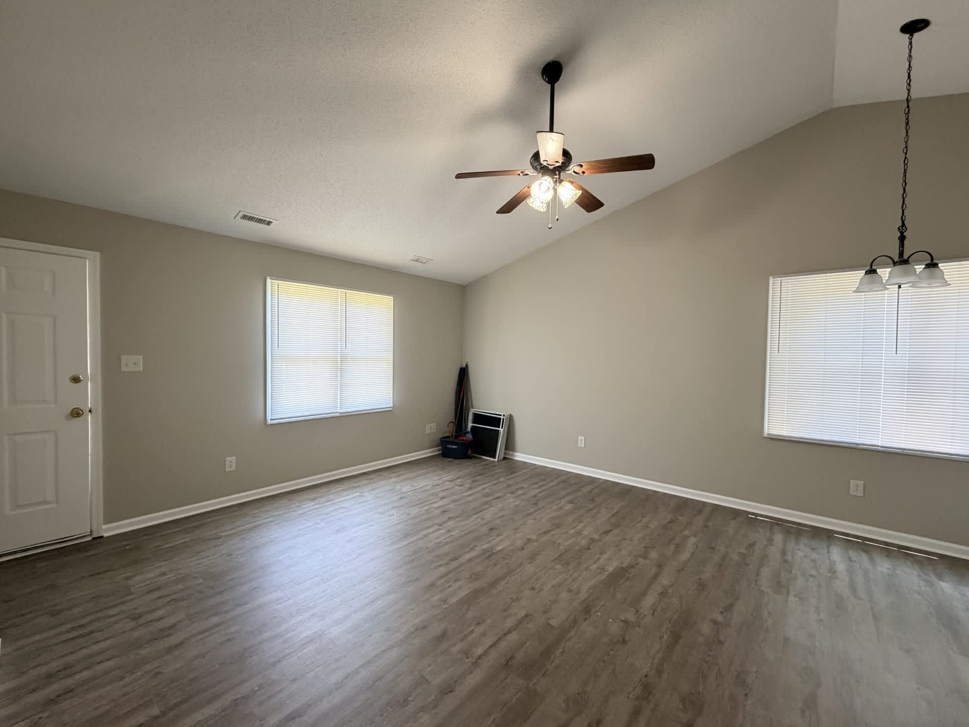 3209 Deerpath Circle – photo 4