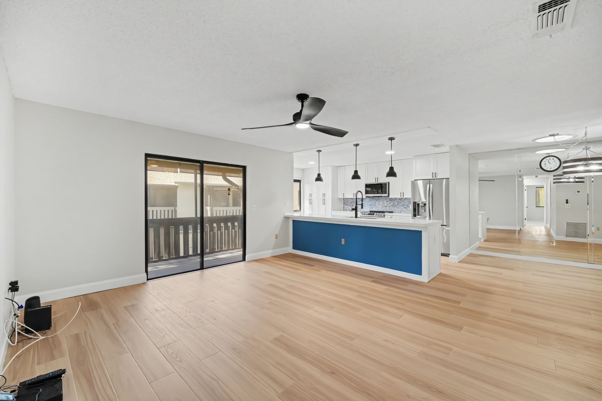 9000 York Lane – photo 2