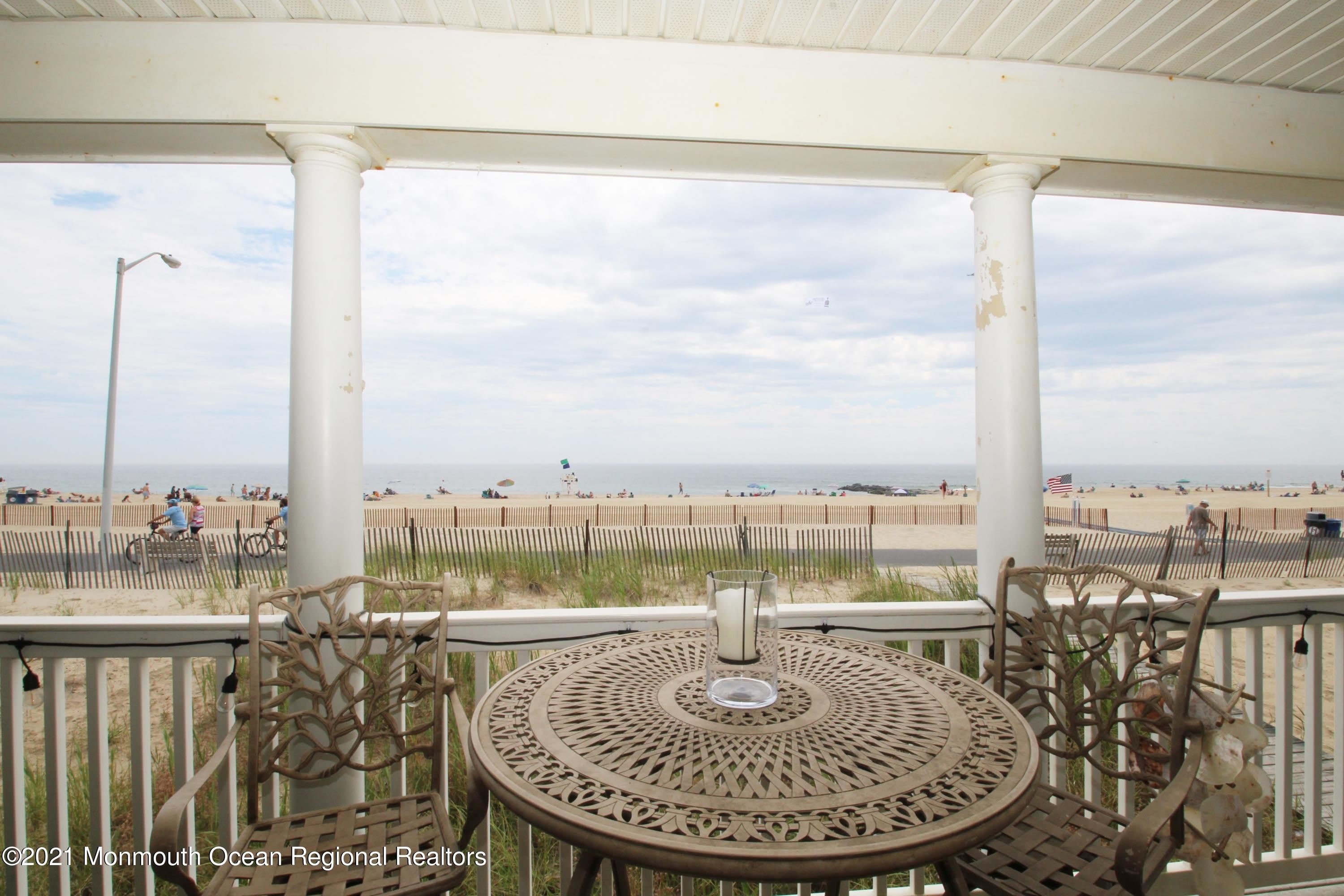 221 Beachfront – photo 3
