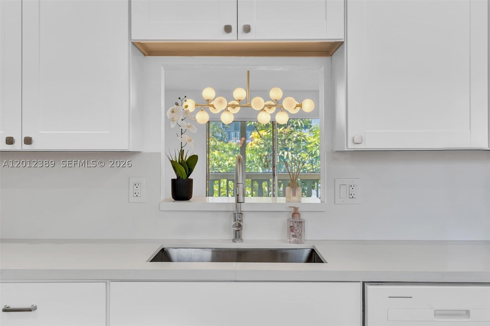 218 NE 12th Ave – photo 4