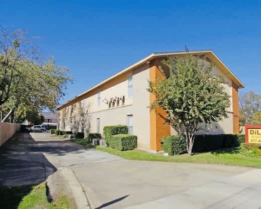 Dillon Apartments – photo 1