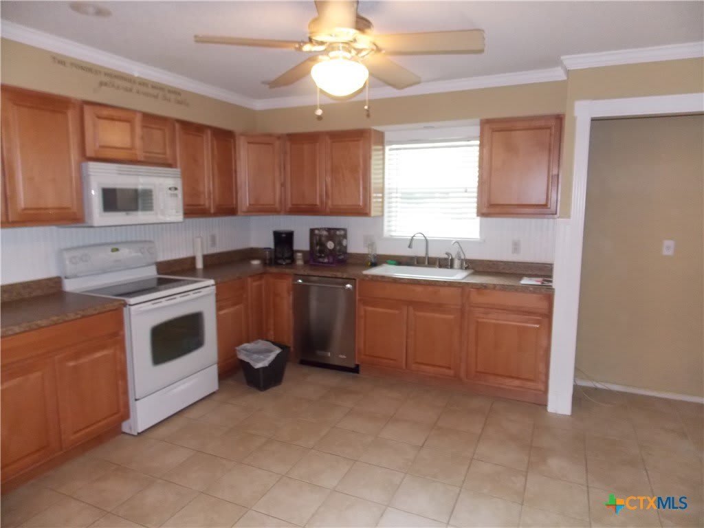 1309 Azalea Lane – photo 3