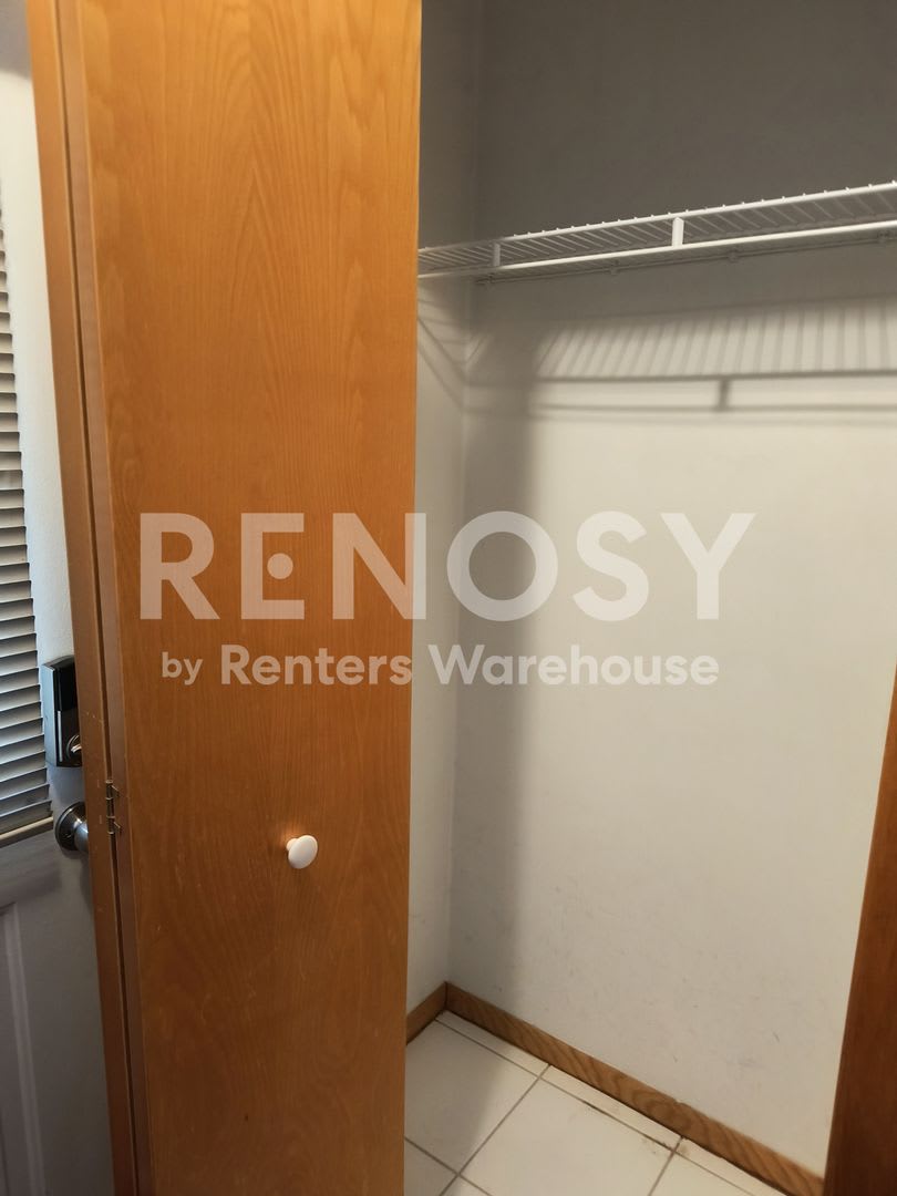 Available Now 2 Bedroom 1.5 Bath Townhouse in Minnetonka – photo 4