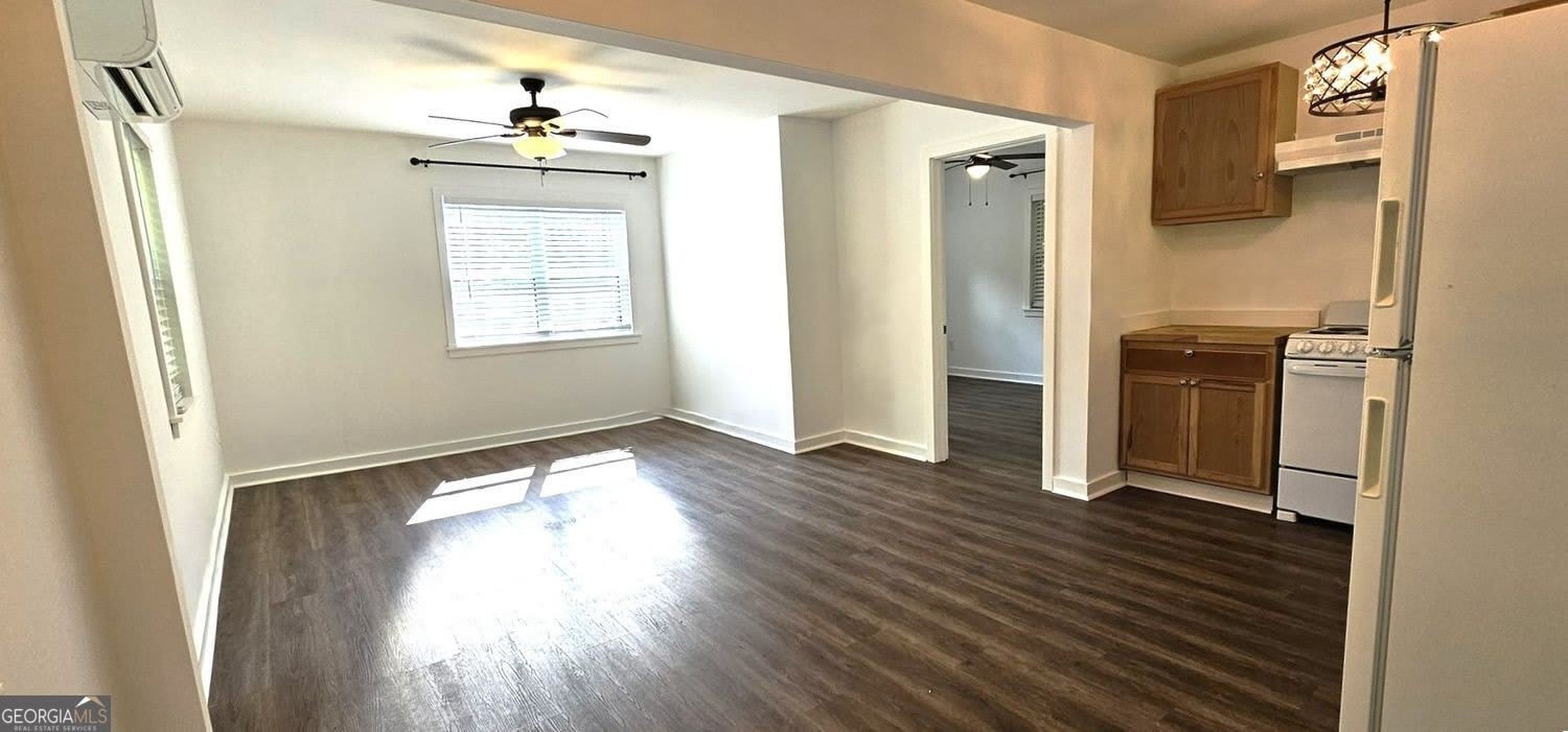 3230 W Shadowlawn Avenue NE – photo 2