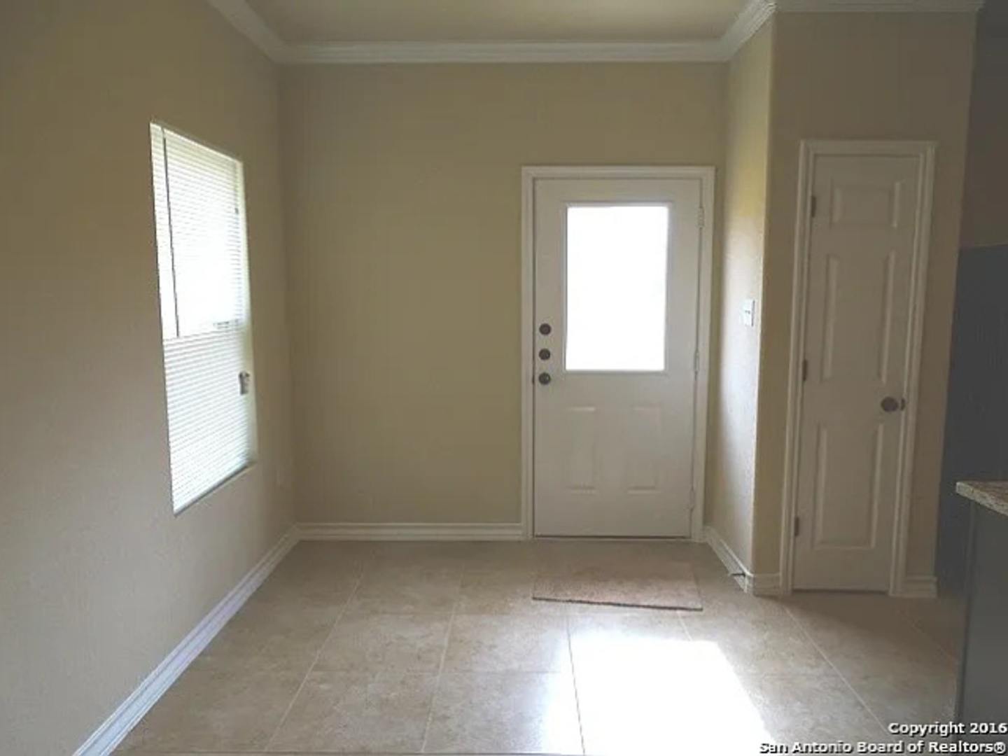 Charming 3BR/2.5BA Near Randolph AFB & Ft. Sam Houston – photo 2