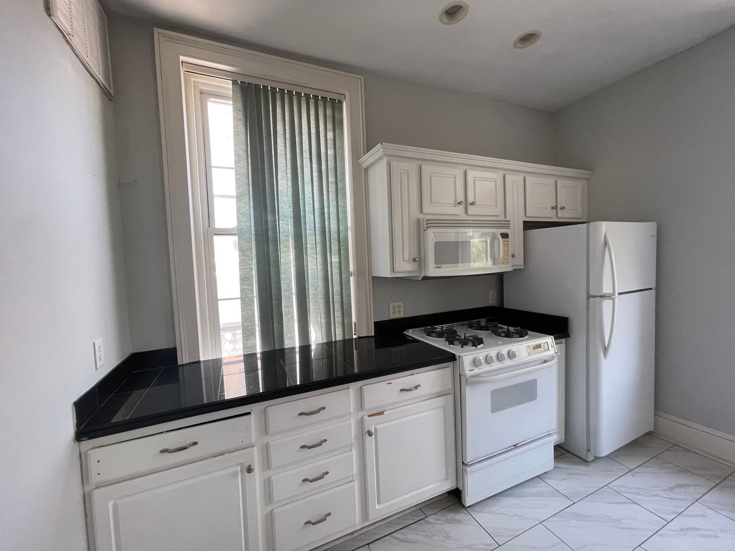 227 W Broughton St – photo 5