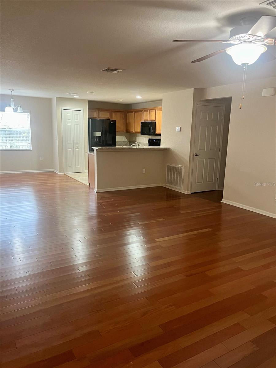 308 Windsor St – photo 2