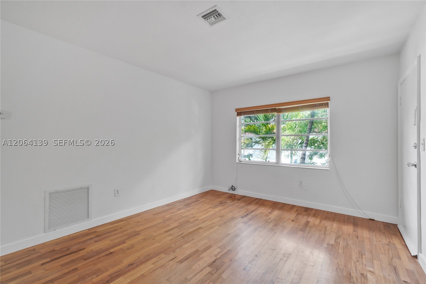 411 Santander Ave – photo 5