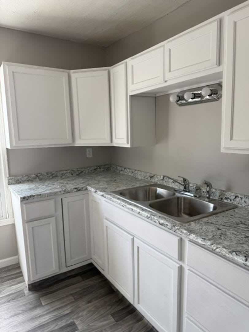 122 W 27th St, UP – photo 3