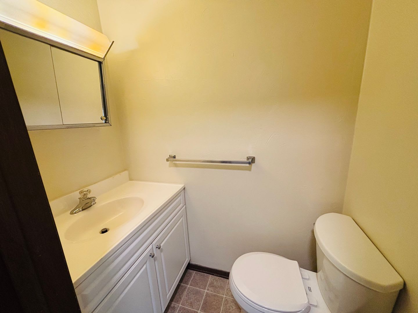 2 Bedroom, 1.5 Bath Townhouse – photo 4