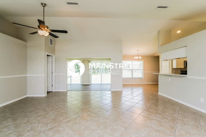 2221 Northeast 3rd Street – photo 3