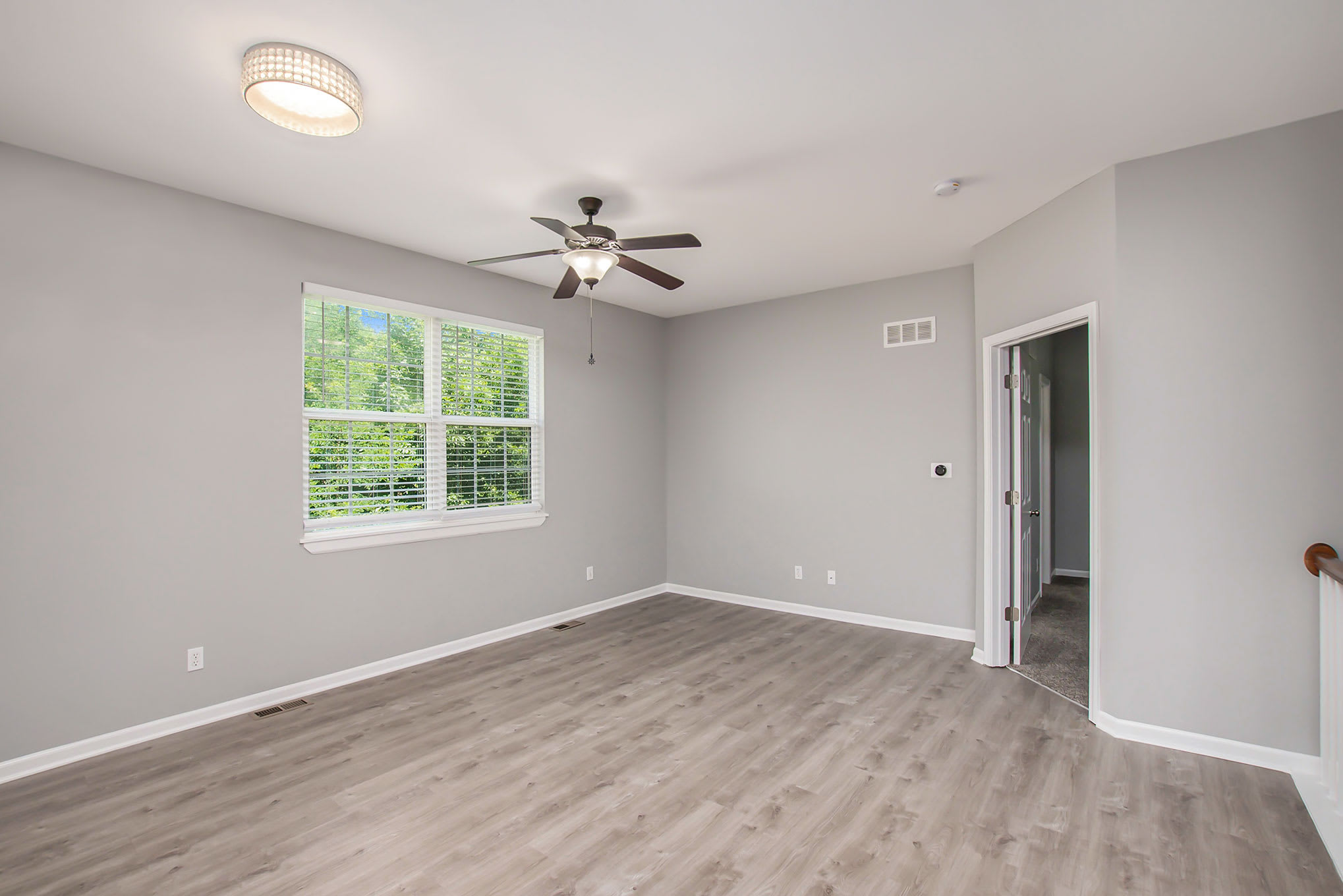8321 N Nodaway Ave – photo 2