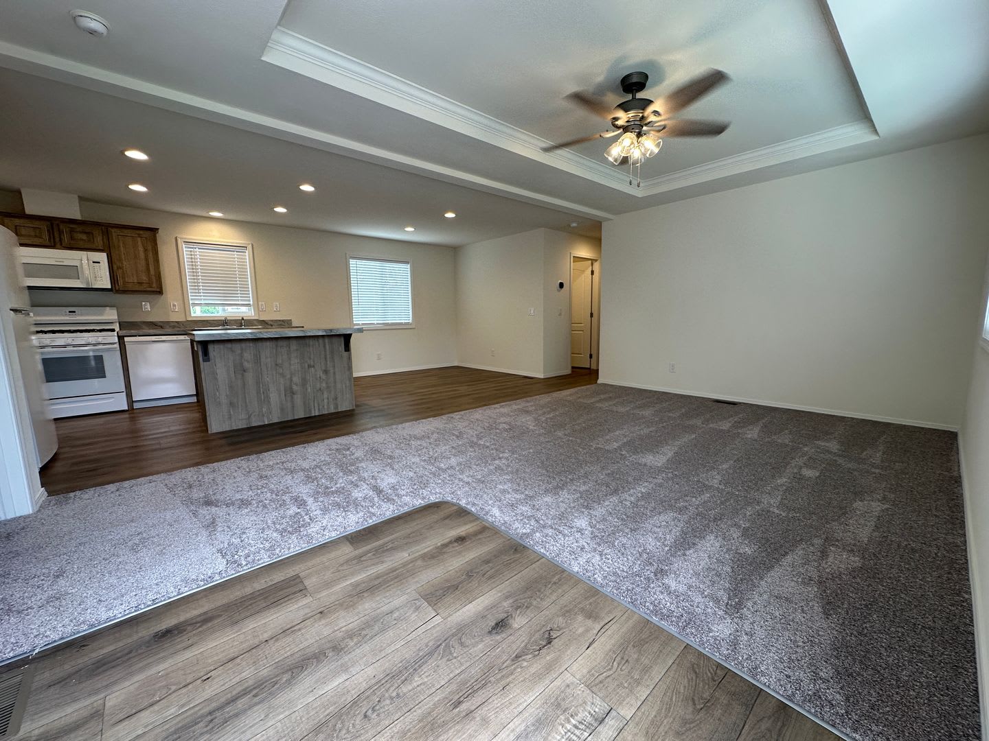 Gated Brand New 3-Bedroom Mobile Home in Prime La Loma District – photo 1