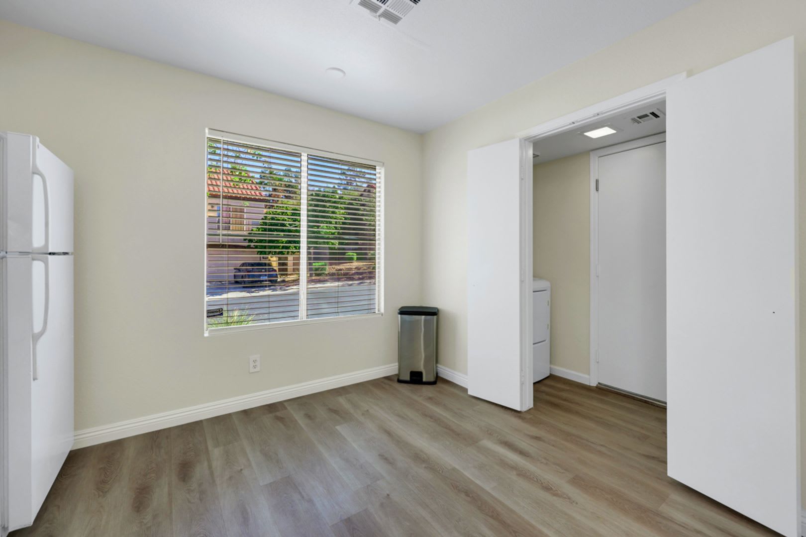 Fully Furnished 2 bedroom Townhome – photo 5