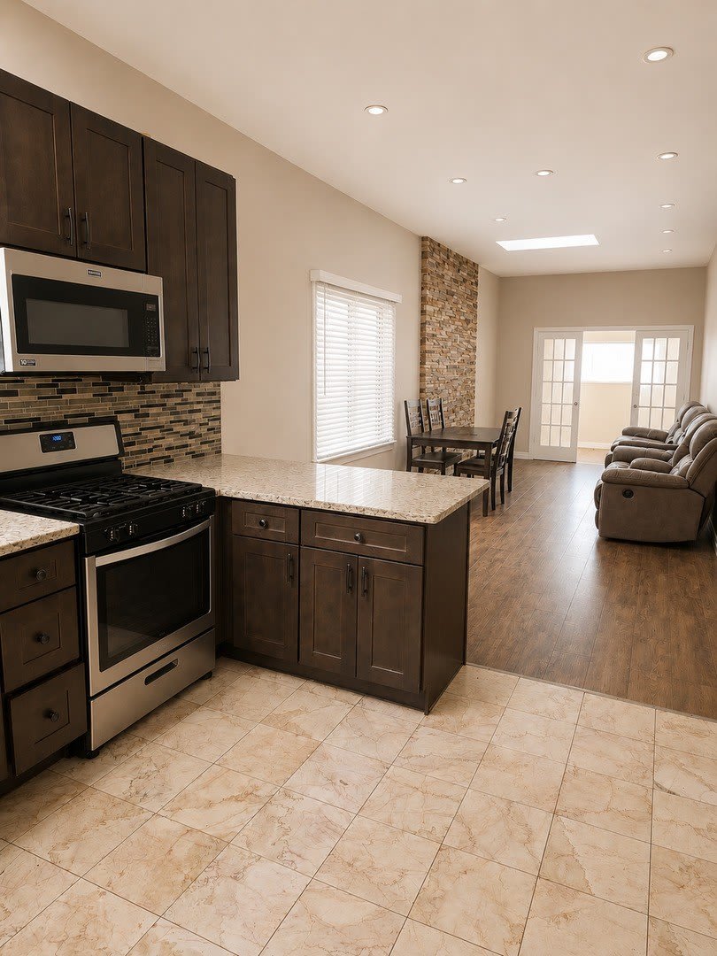 8443 S Green Street – photo 4