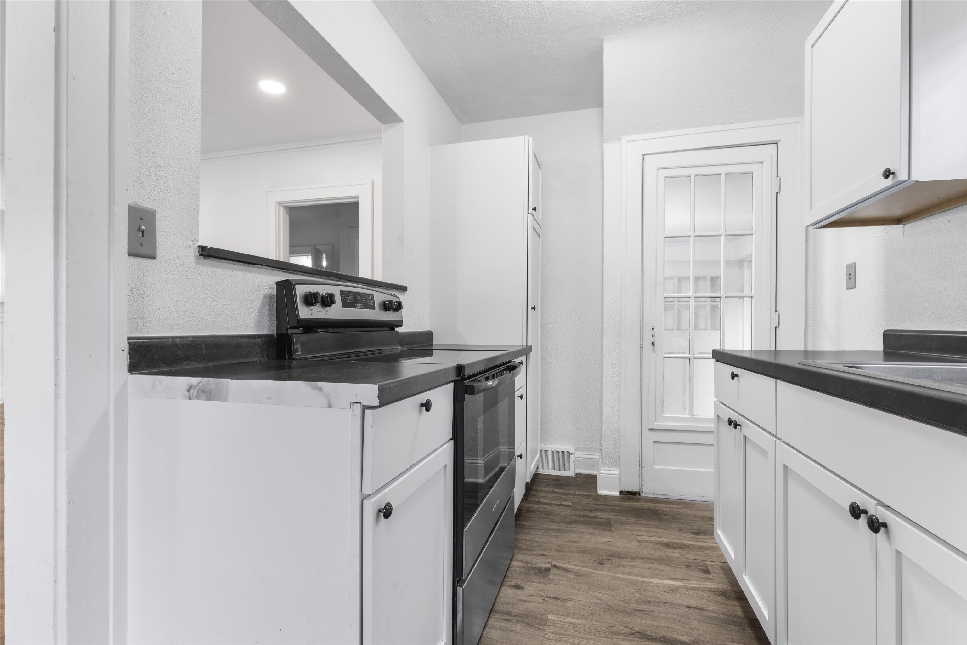 1812 Huffman Boulevard – photo 2