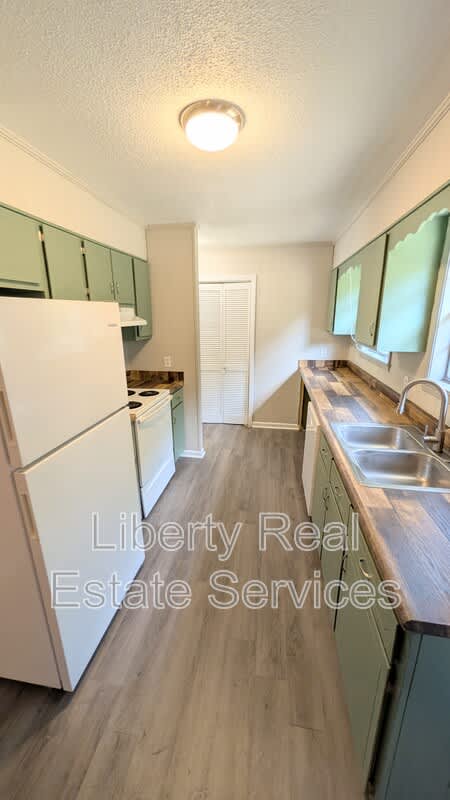 631 Fleming Rd – photo 4