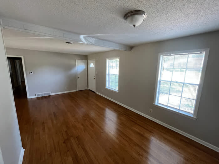 5075 Dianne Drive – photo 3