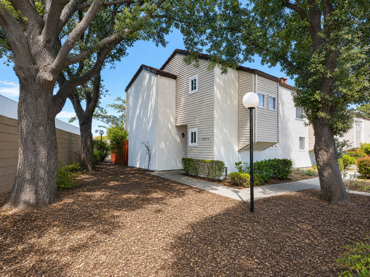 1409 Bel Air Dr – photo 1