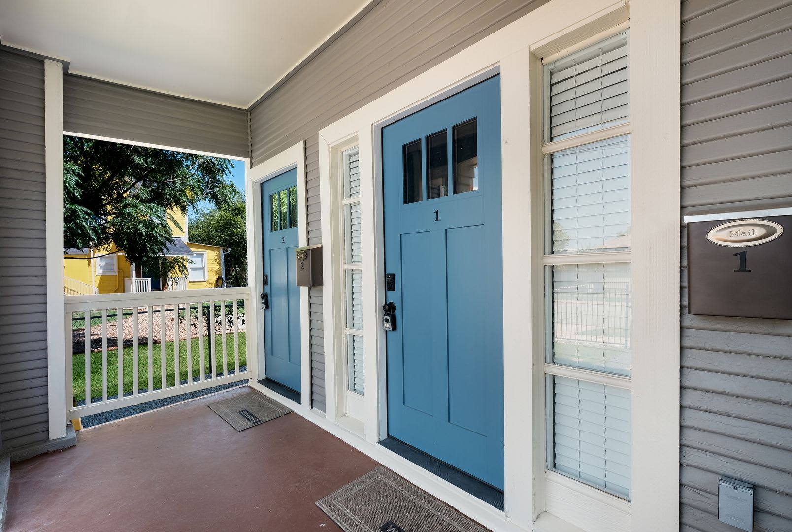 Private Balcony Prime Location – photo 3
