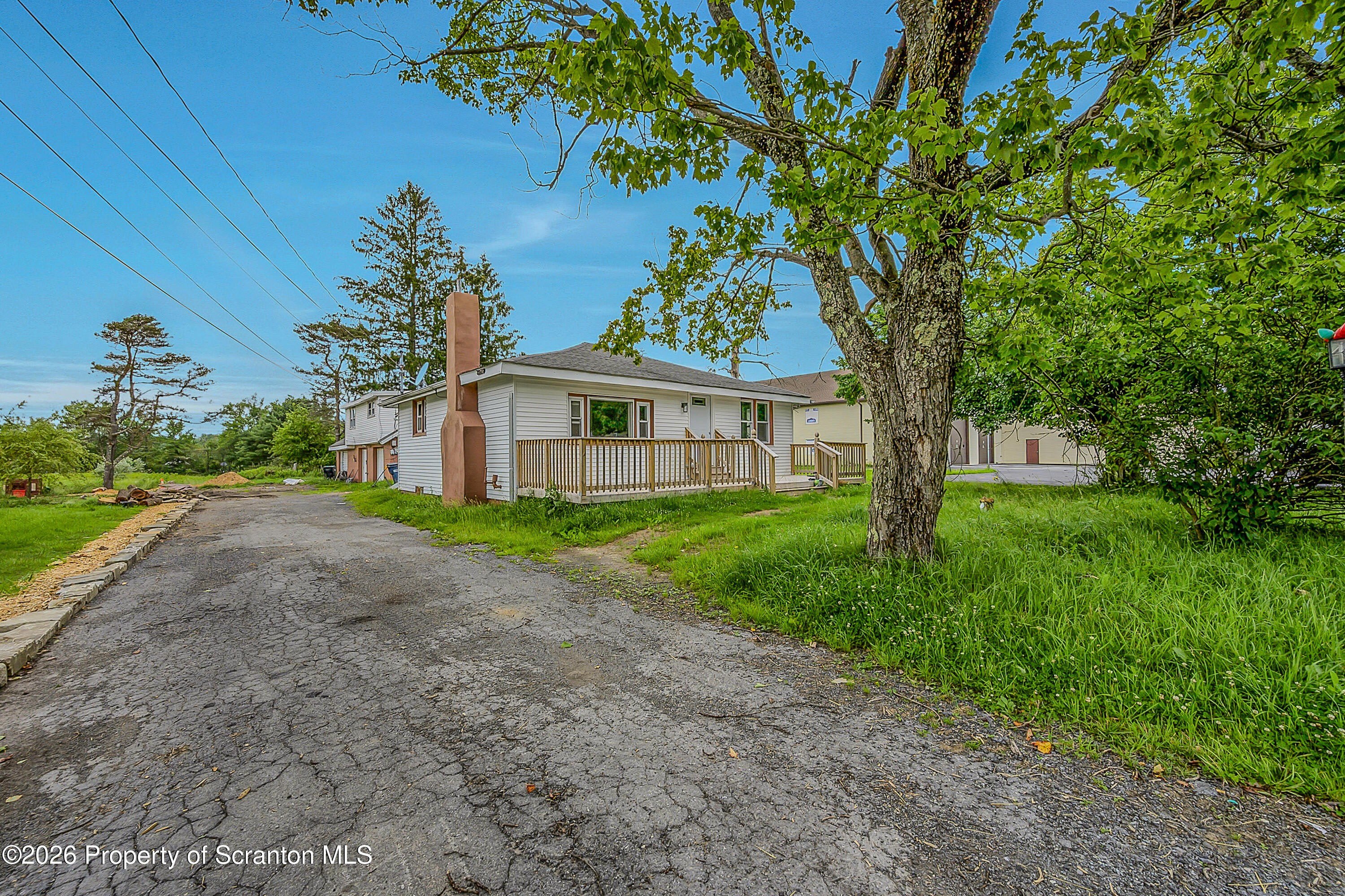 664 Laurel Drive – photo 2