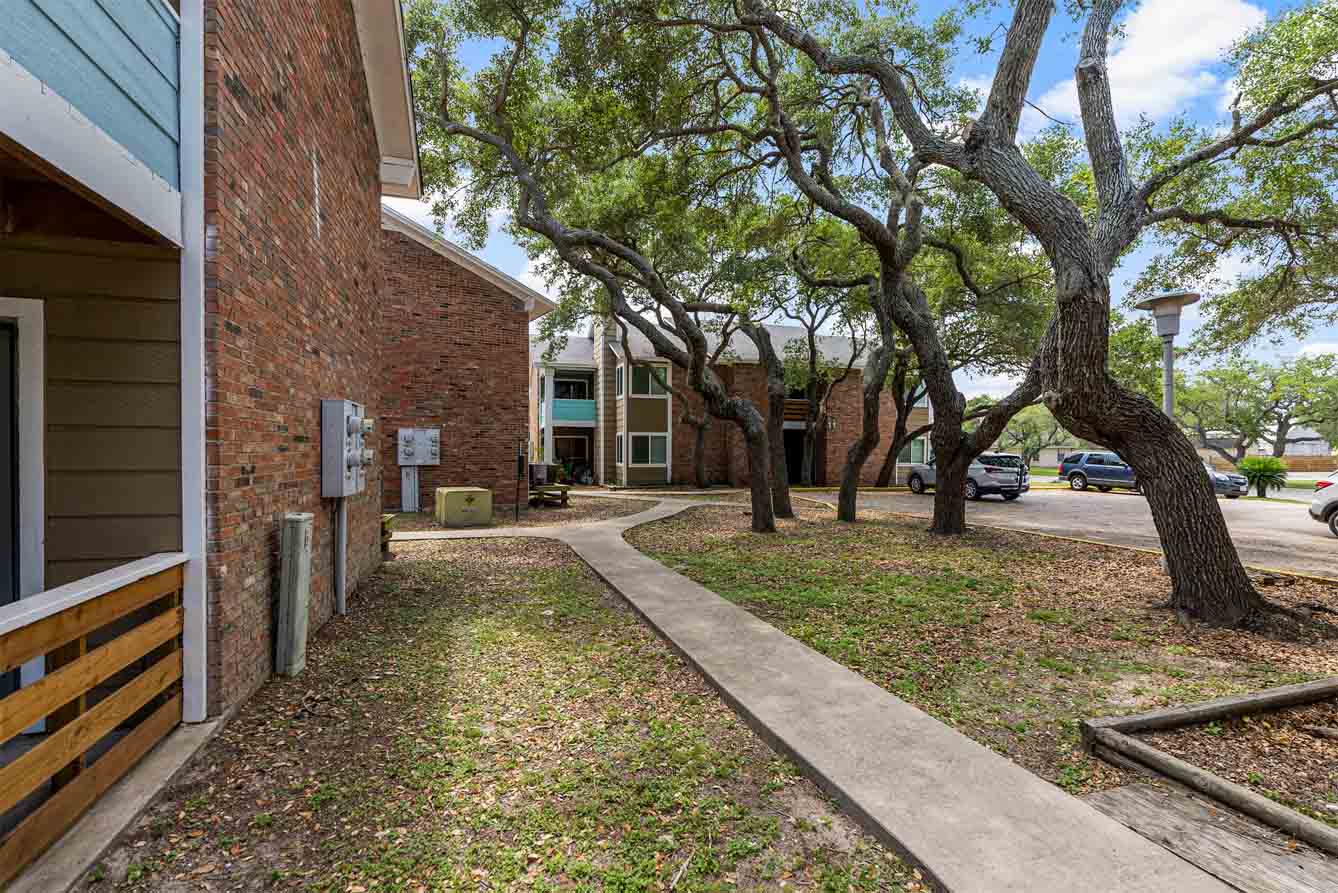 2636 Encina DriveUnit B – photo 2