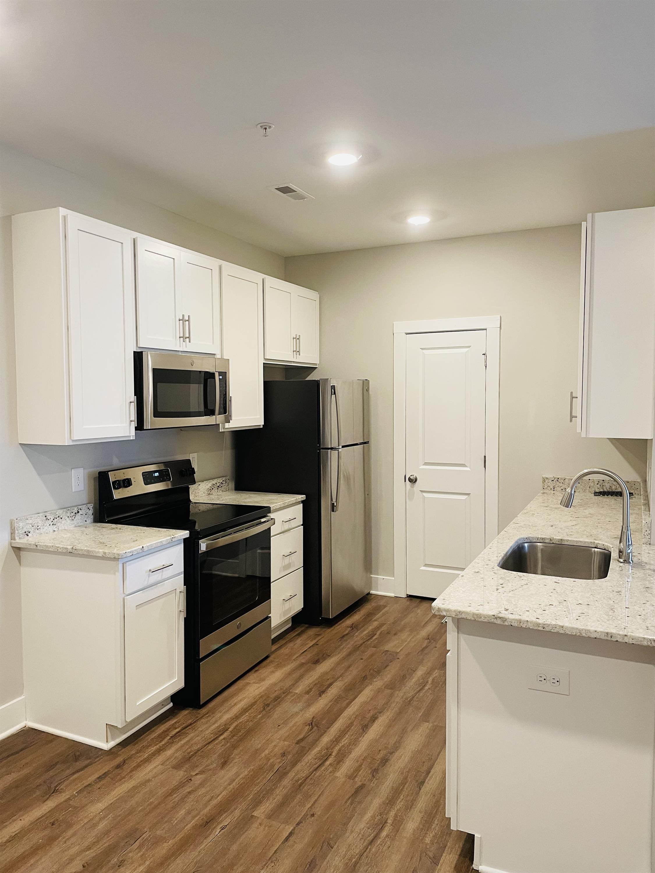 254 English Commons Drive – photo 2