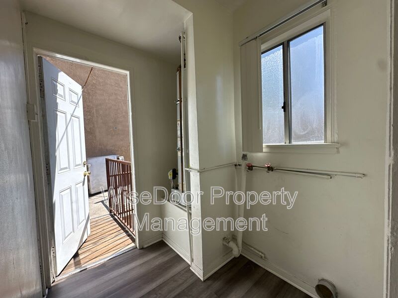 3852 1 2 City Terrace Dr – photo 2