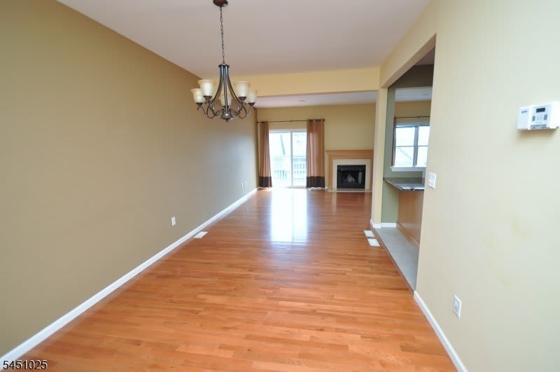 370 Summerhill Dr – photo 3