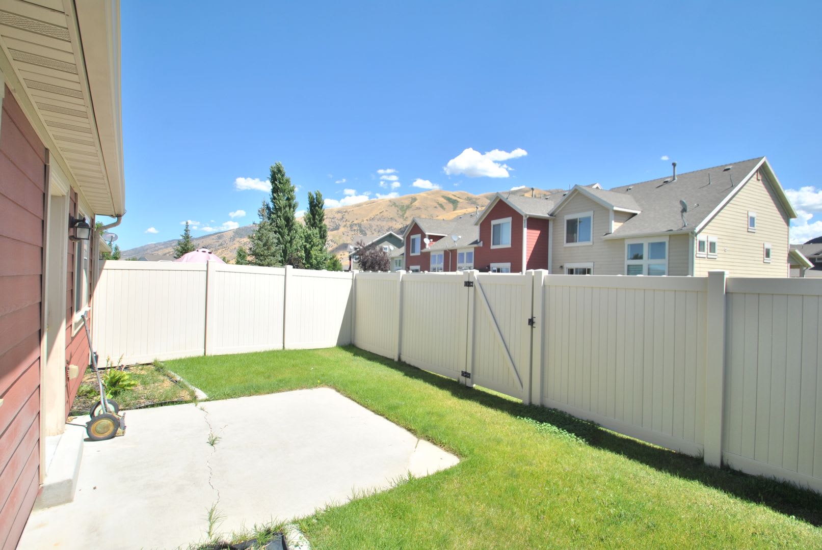 Elk Mountain Community Living Community Pool Gym – photo 2
