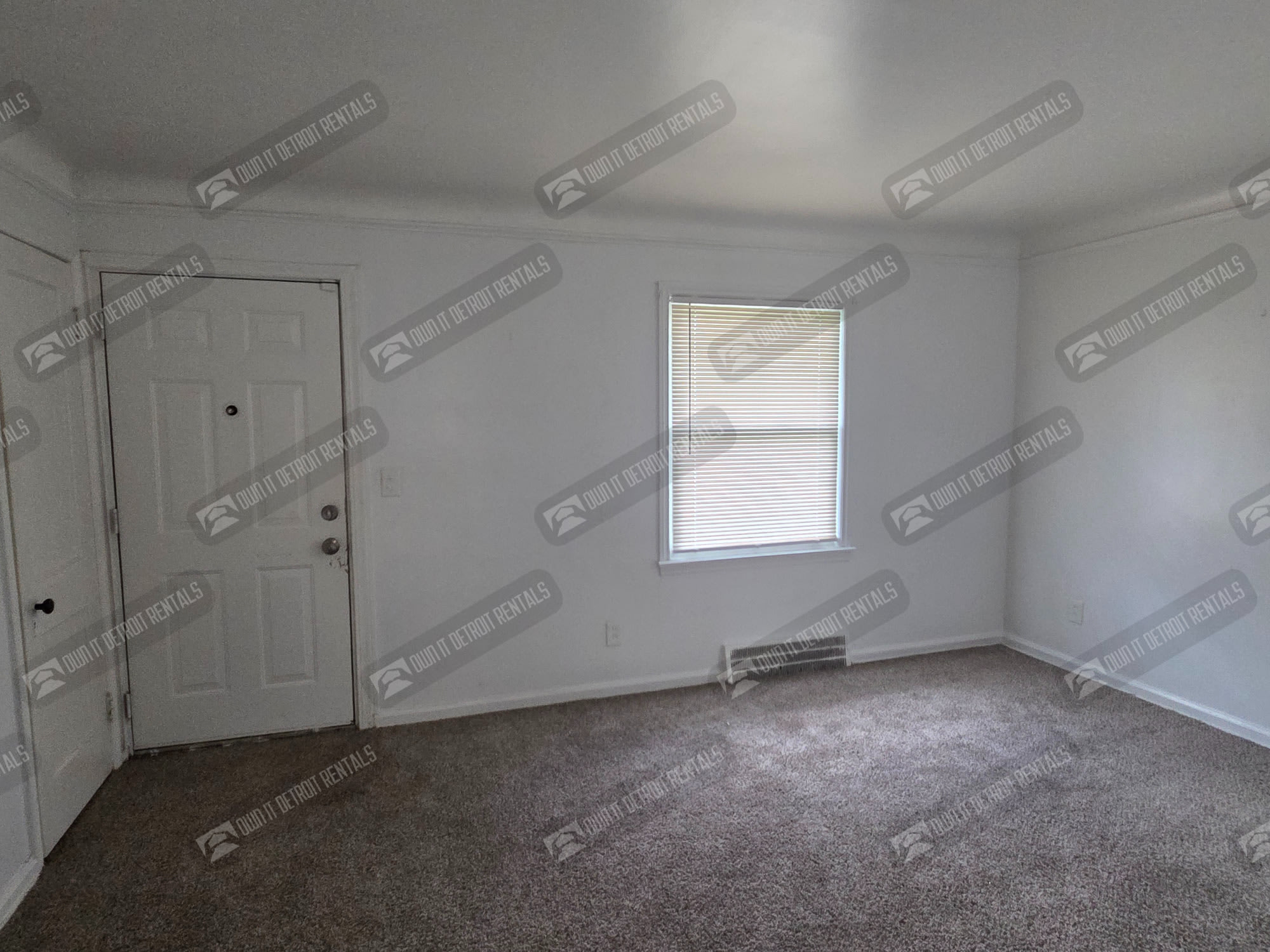 19384 Concord St – photo 4