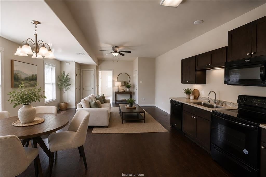 2910 Town Square Avenue – photo 2
