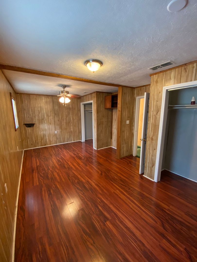 Exceptional Value! Spacious 4-Bedroom, 3-Bath Home with 2,742 Sq. Ft. – Only $1,350/Month – photo 4