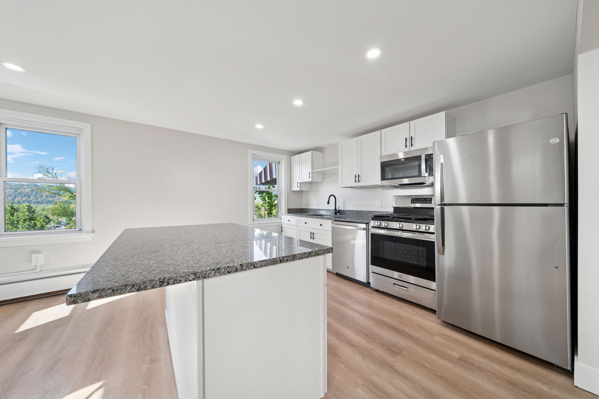 612 Hopkins Street – photo 3
