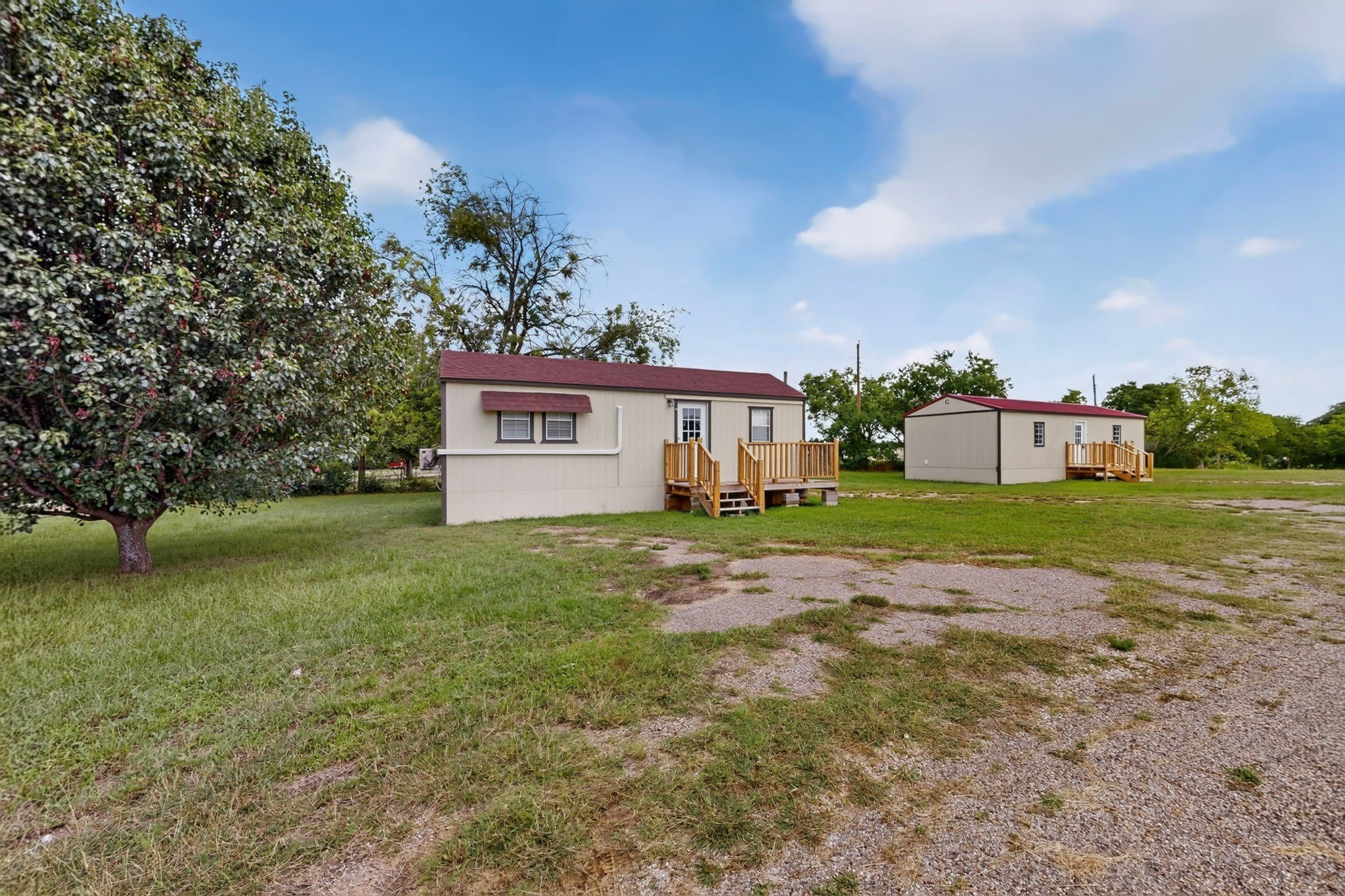 1661 E 2nd Street – photo 4