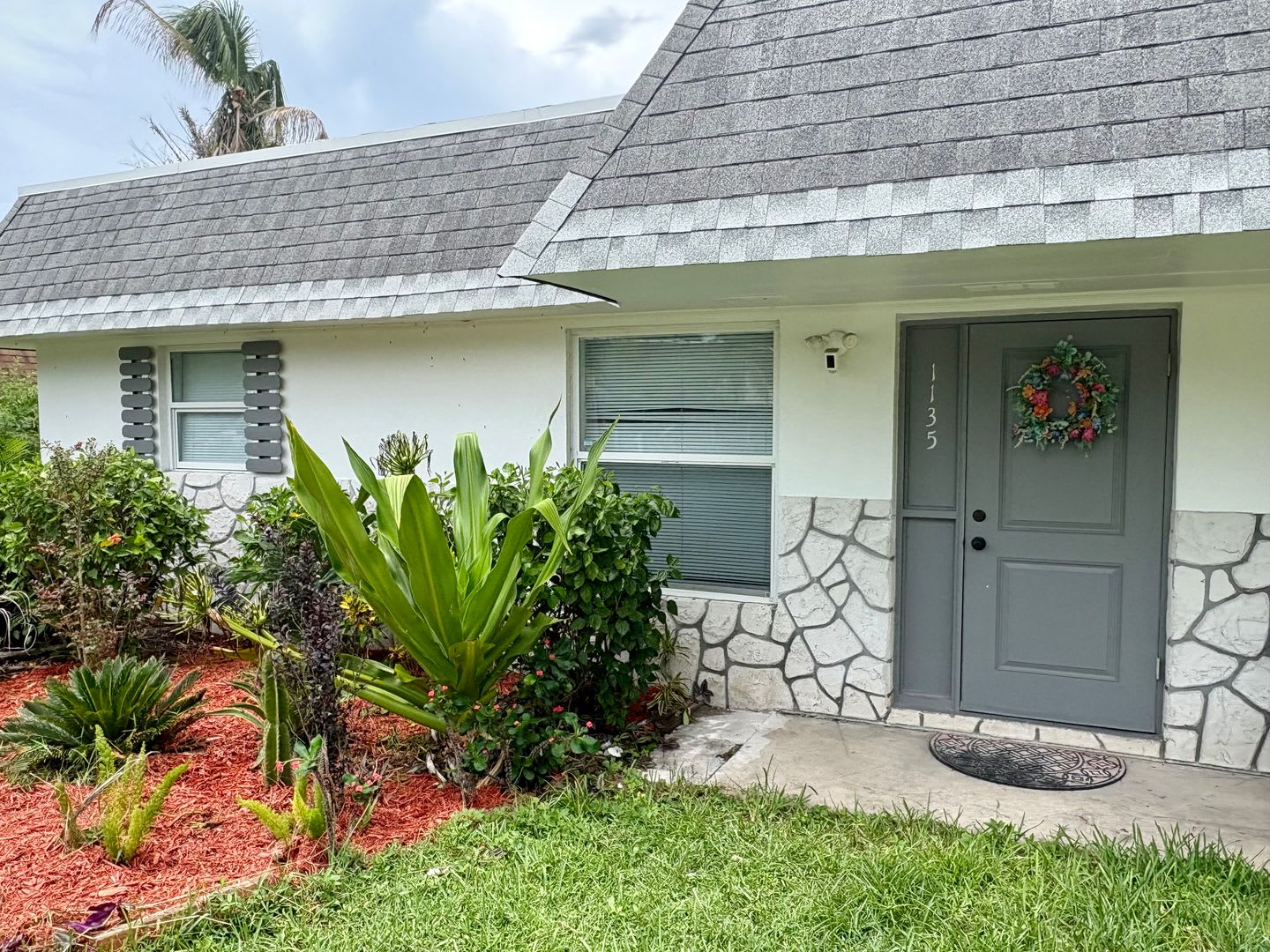 3/1.5 Palm City Home – photo 1