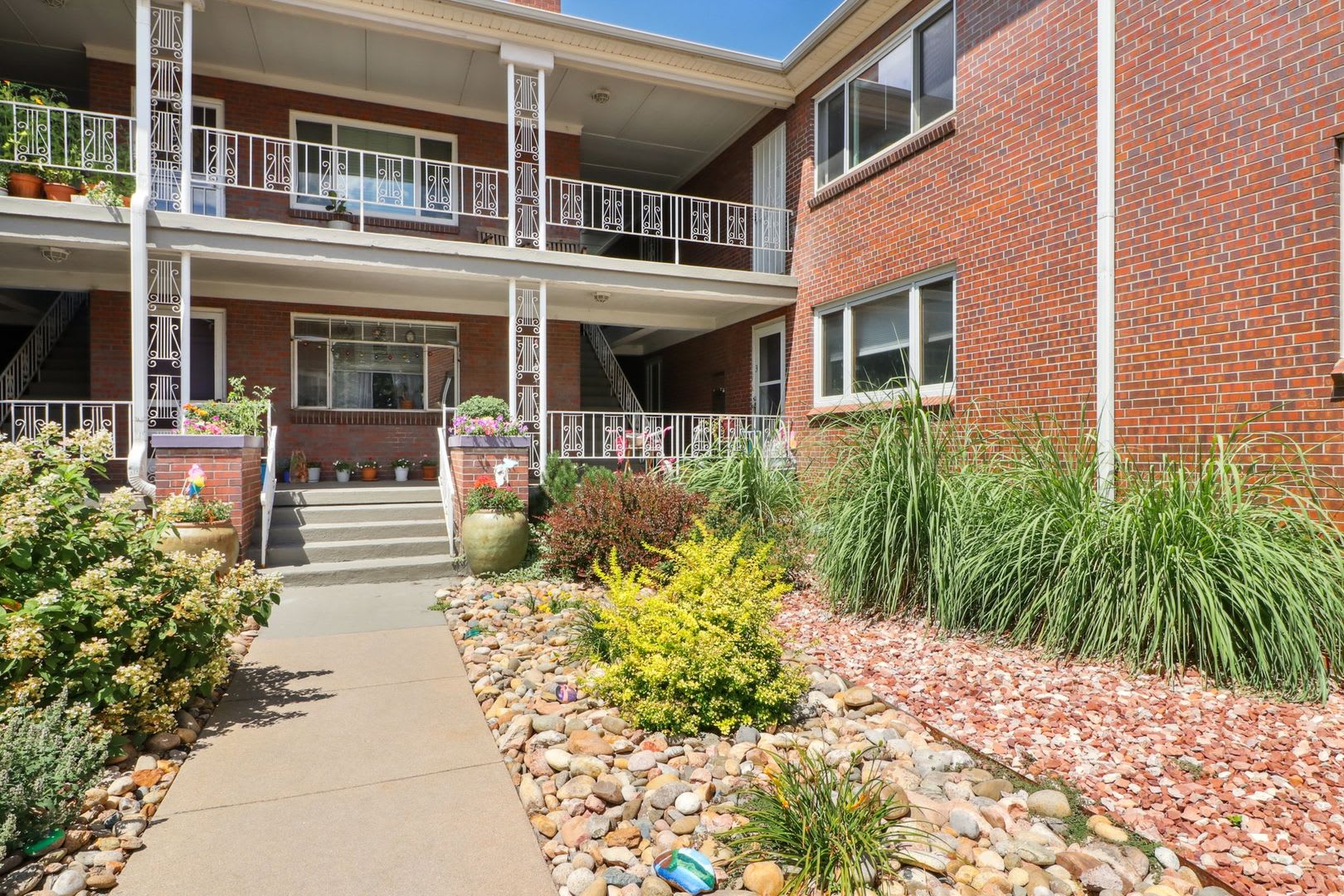 1 Bedroom/1 bathroom condo in Denver – photo 3