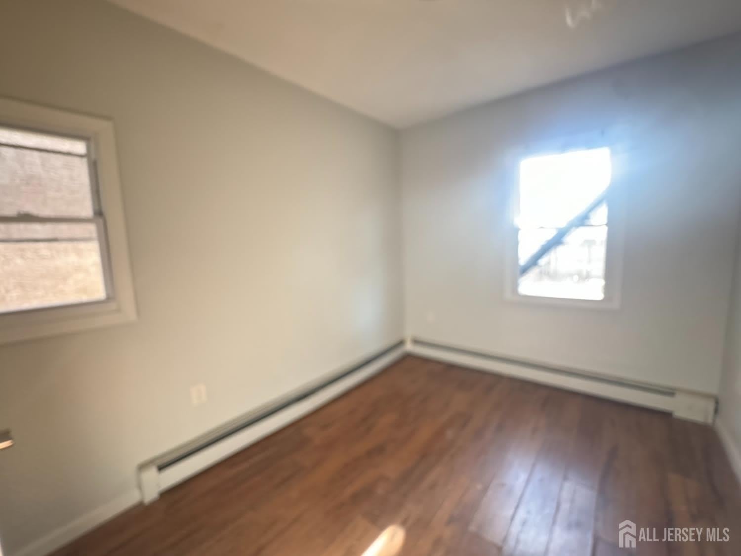 310 SOMERSET Street – photo 4