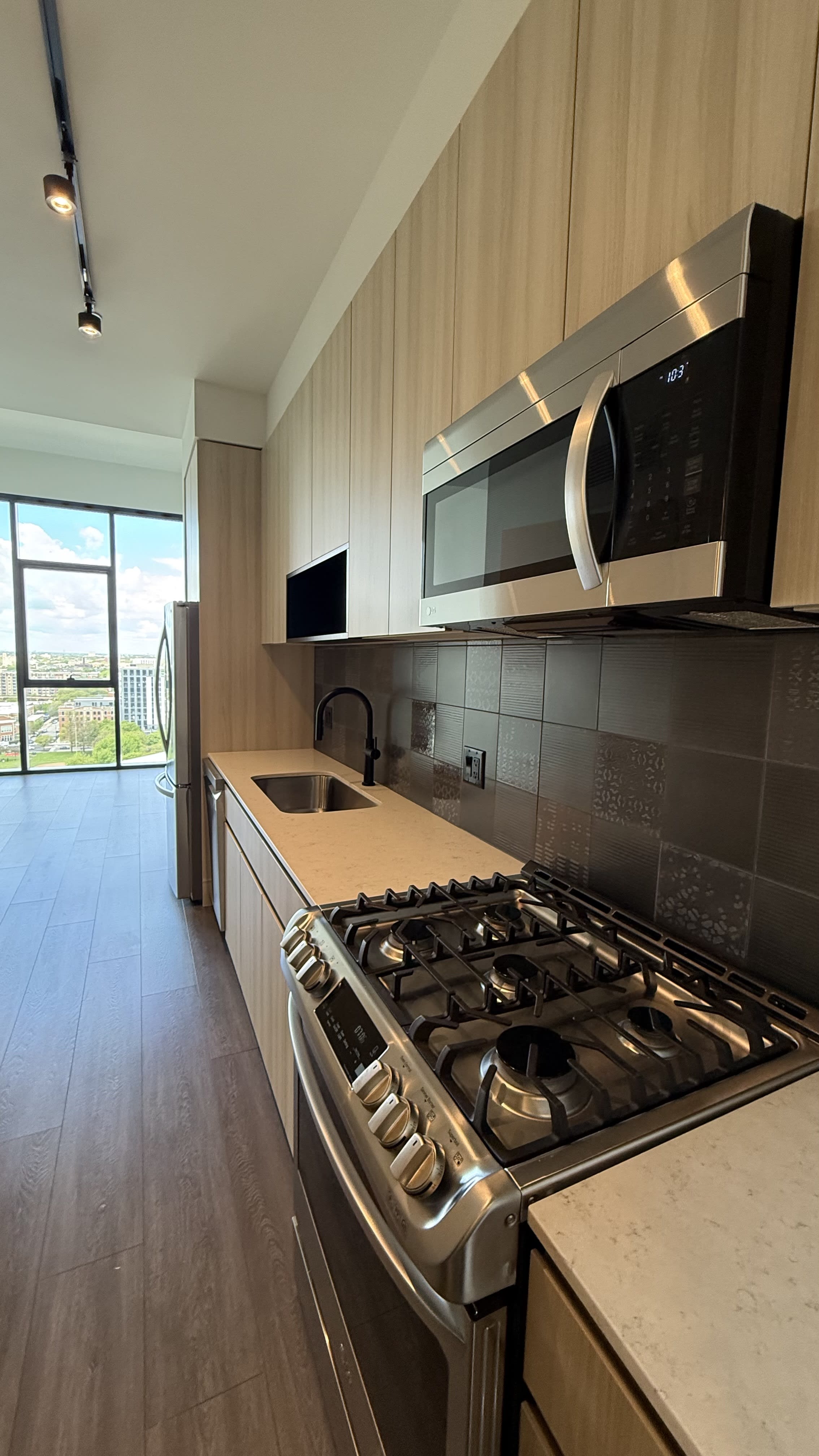 1371 W Randolph St – photo 2