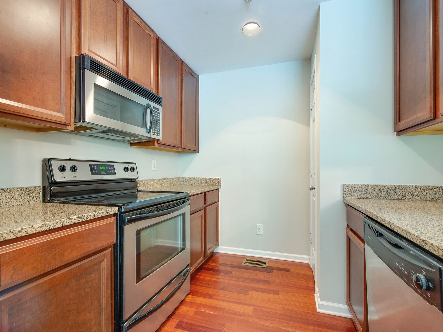 Updated condo in Charlotte's vibrant and fun Arts District, NoDa – photo 4