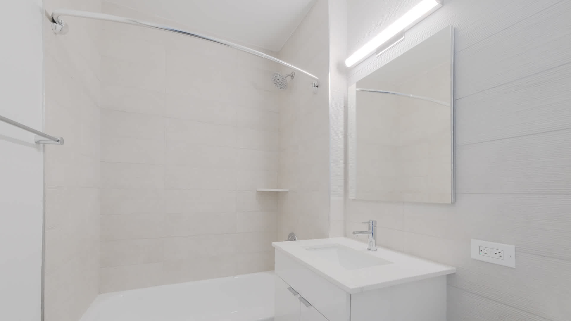 5063 Broadway – photo 3