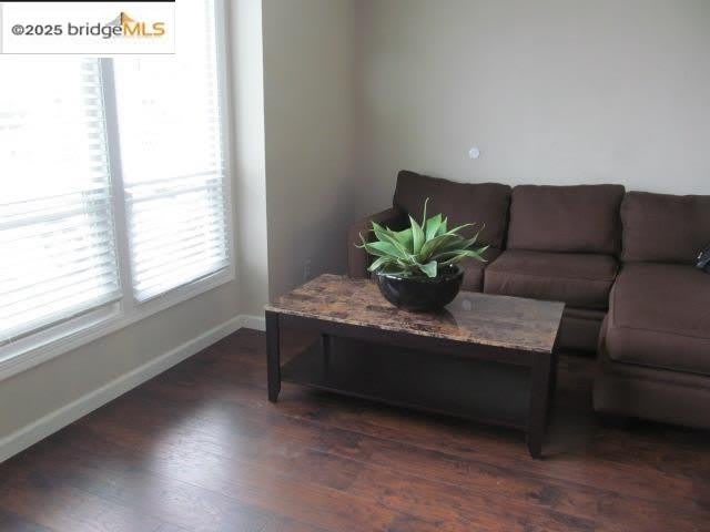1112 W 8Th St – photo 2