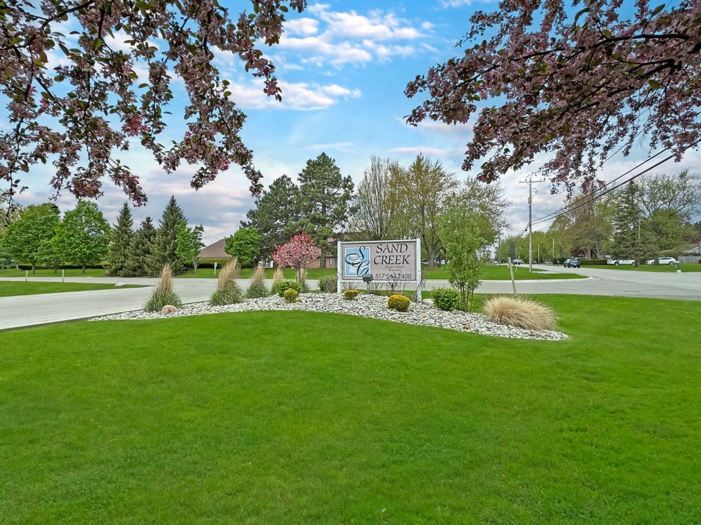 Minutes from Adrian College************** Massive 2 Bedroom 2 Bath*****************Rent $1,150/month – photo 4