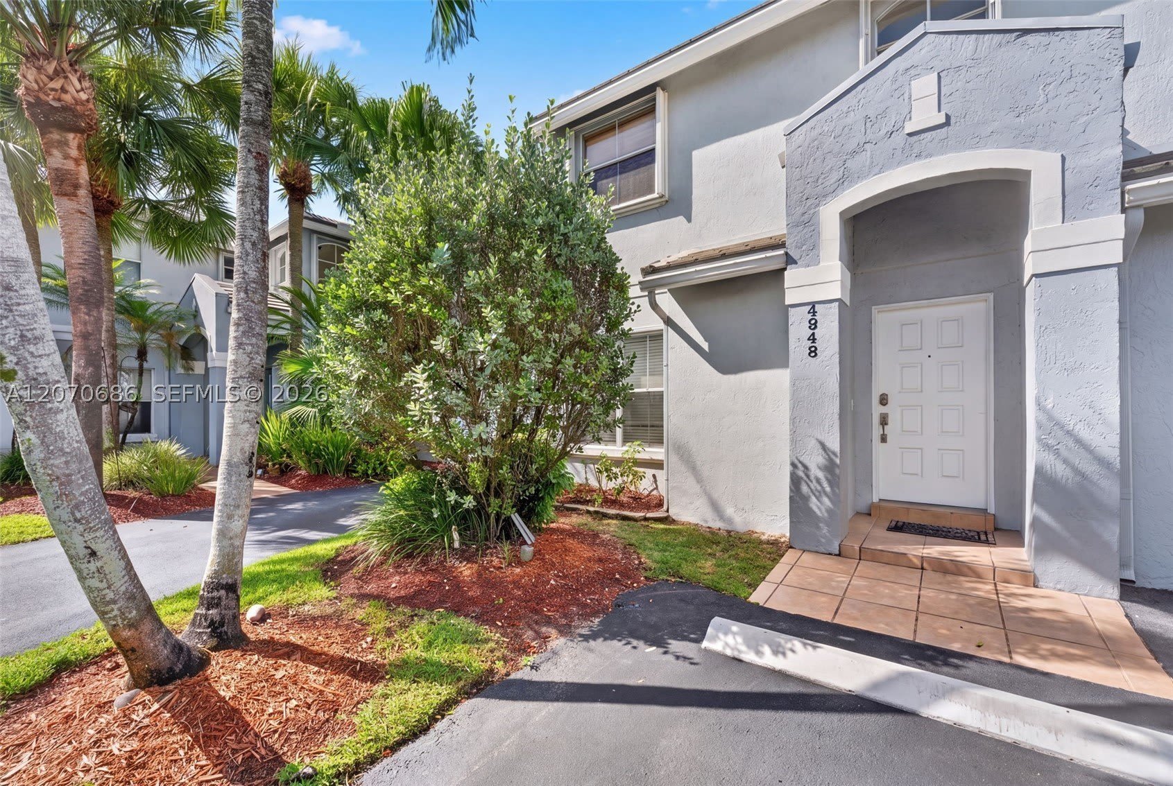 4848 Grapevine Way – photo 2
