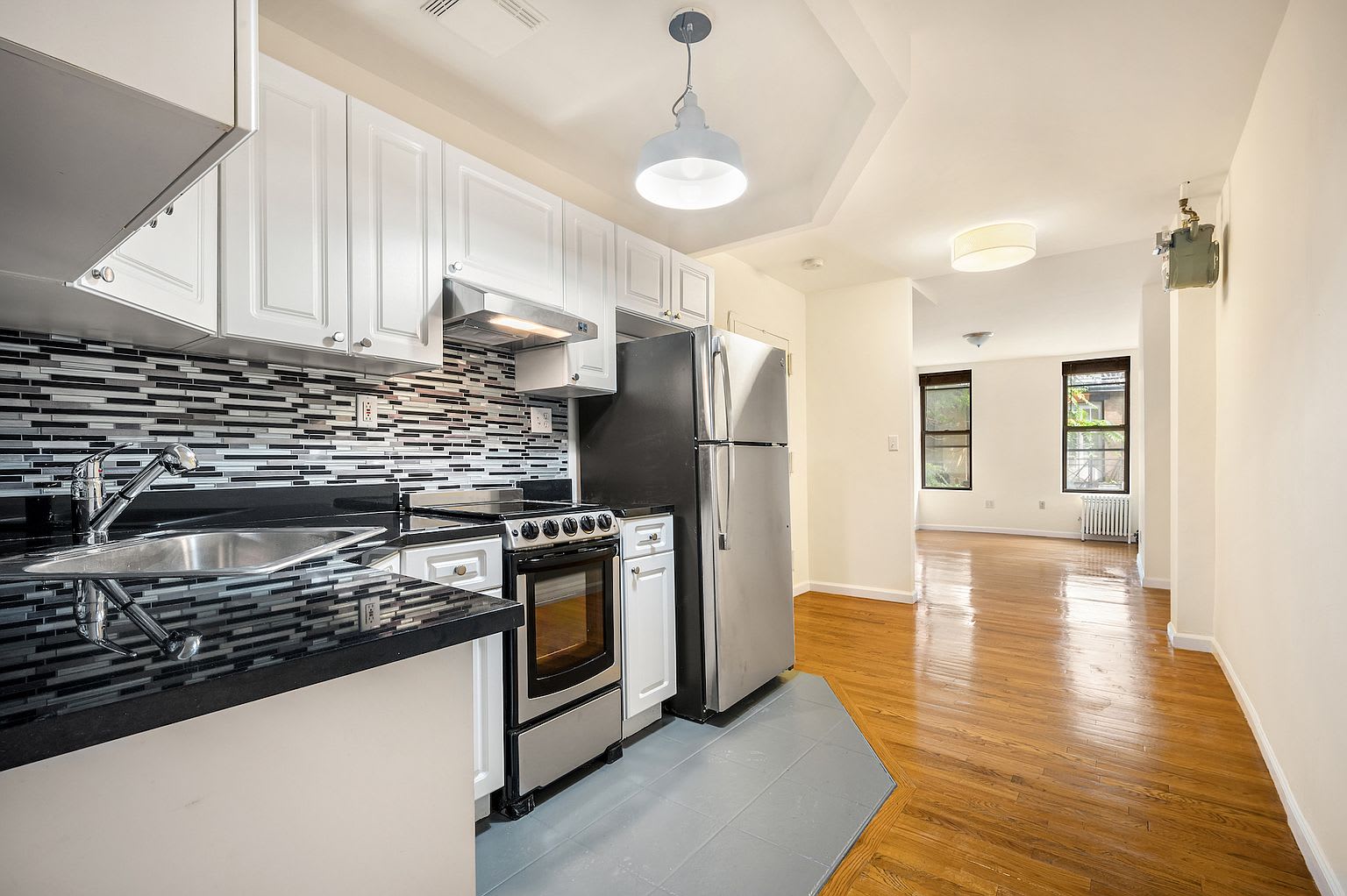 250 Elizabeth St Apt 2 – photo 1