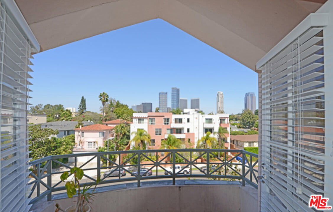 2015 South Beverly Glen Boulevard – photo 1