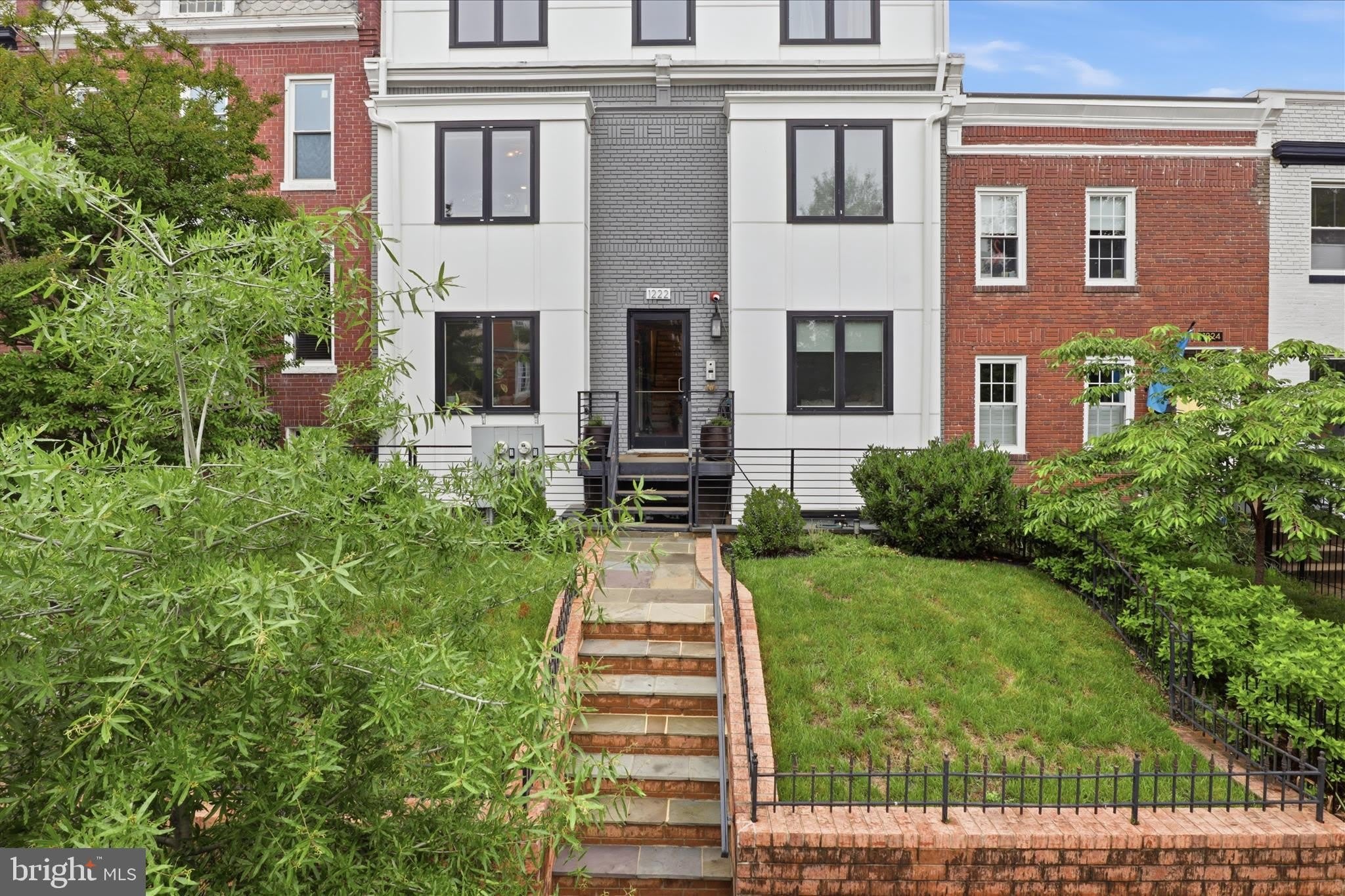 1222 NEAL Street NE – photo 3