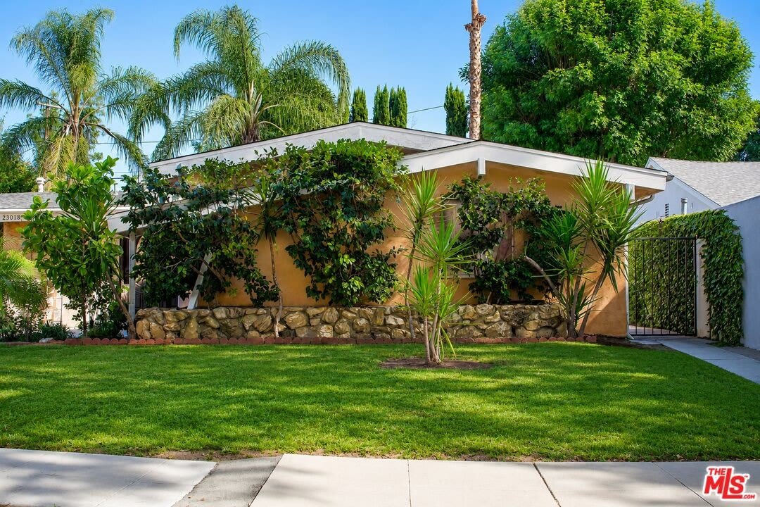 23018 Bigler St – photo 3