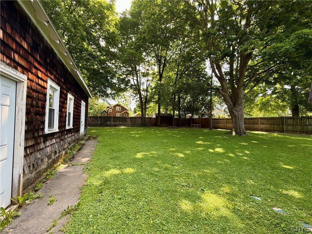407 Warren Street – photo 4